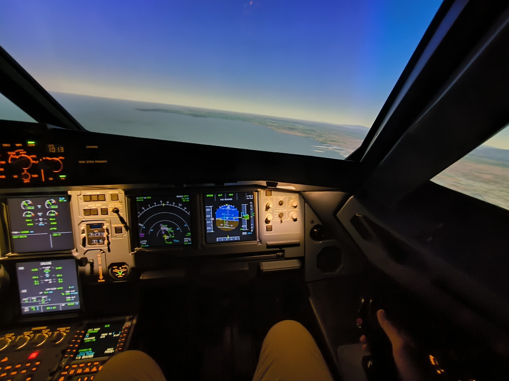 Participant in Hangar One Aero A320 Cockpit